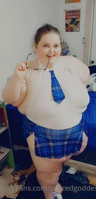 Oopsie it's a little small 😉🔥