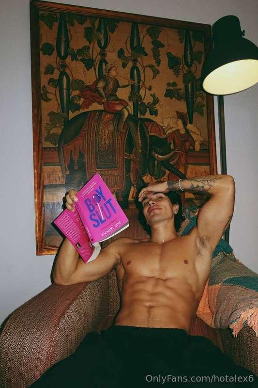 Do you like to read?📖🧐
