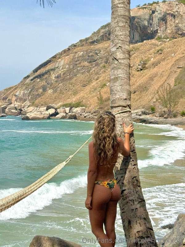 My info:@soypiya 😇 She appears calm... a Zen girl...But in p..