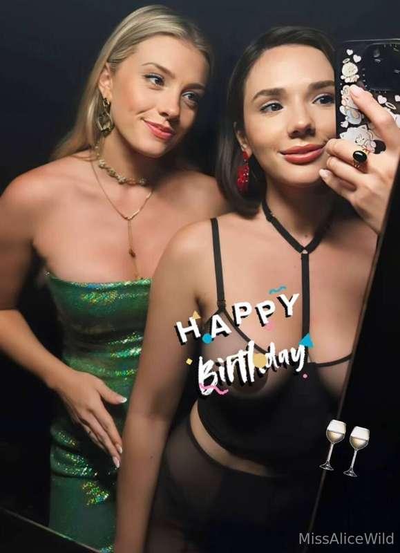 C'est l'anniversaire de ma copine Èvee , et je te fais un bu..