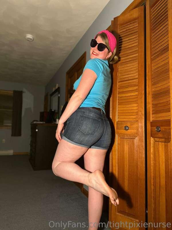 Good night my loves! If u get horny, scroll up in ur chat an..