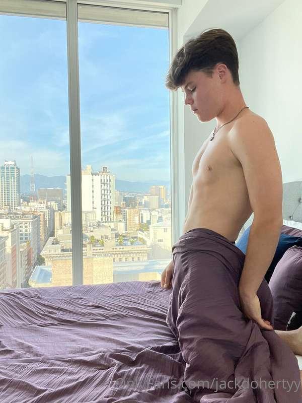 let's make some unforgettable memories between the sheets. 😏