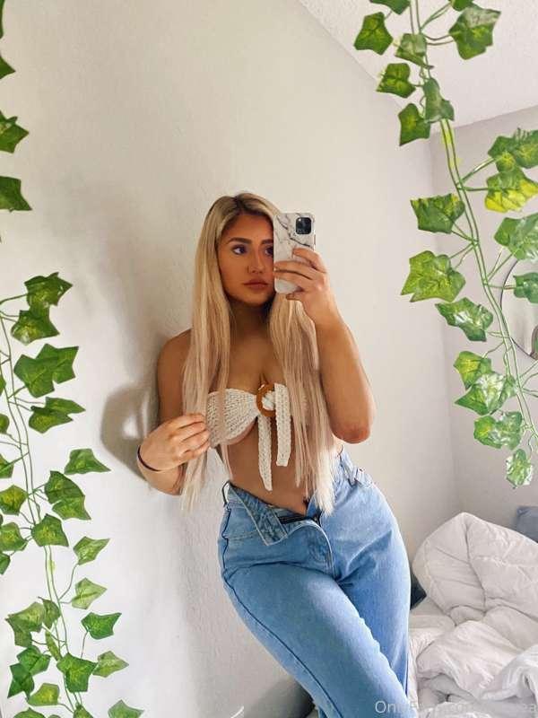 mirror pics are always funnnn, how are you guys today?