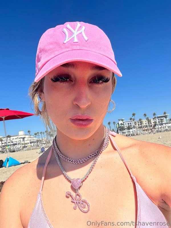 Your gorgeous T-girl basking in the sun 😎