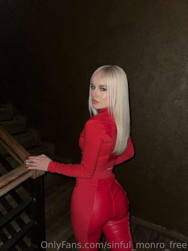 you know that red is the colour of passion😈❤️ I'm passion in..