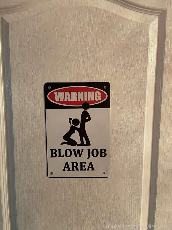 Do you like the sign on my bedroom door?😋