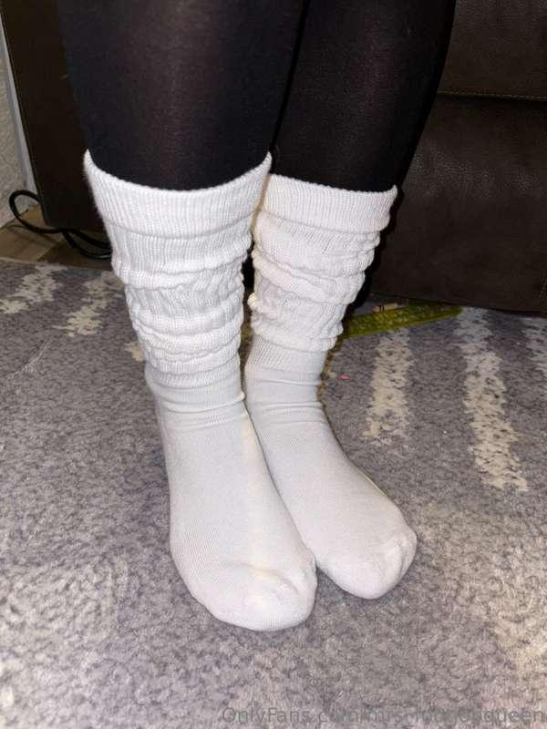 mrs_footjobqueen image #0