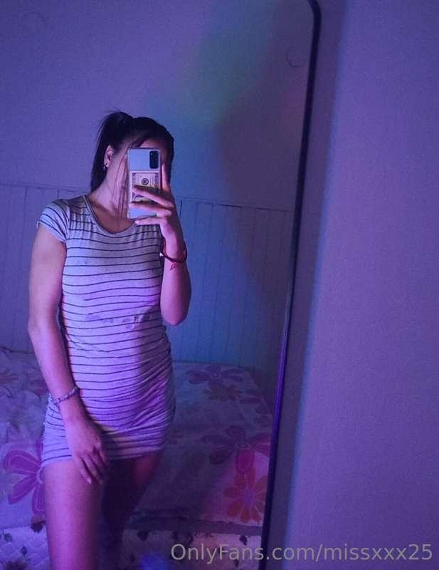 I'm not one to wear dresses 👗 but I liked this photo ☺️🤷‍♀️
..