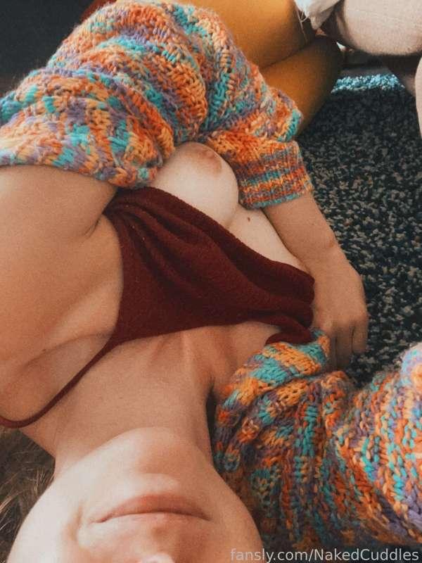 nakedcuddles image #1