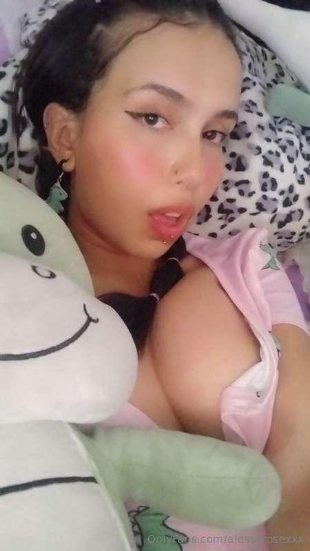 Do you want to be my favorite cuddly toy?😋💕
