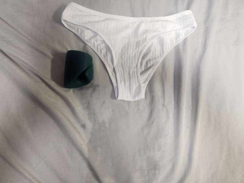 ❤️9/20 post stream panties look at the spot I left on my bed ❤️
