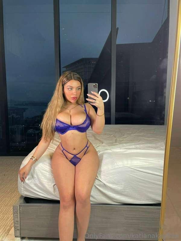 BLOWJOB sesh! 😛🍆💦 Watch me deepthroat this hottie’s HUGE COC..