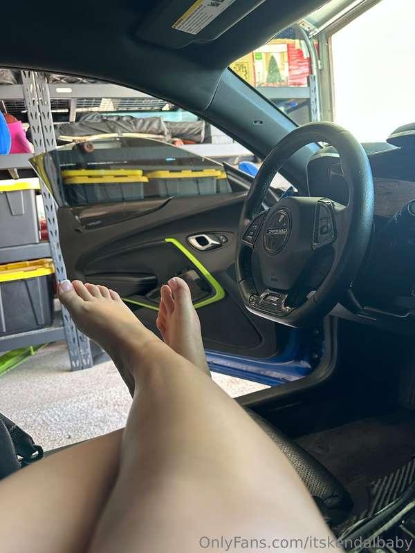 Do u wanna see more pics like these?? ❓💋❣