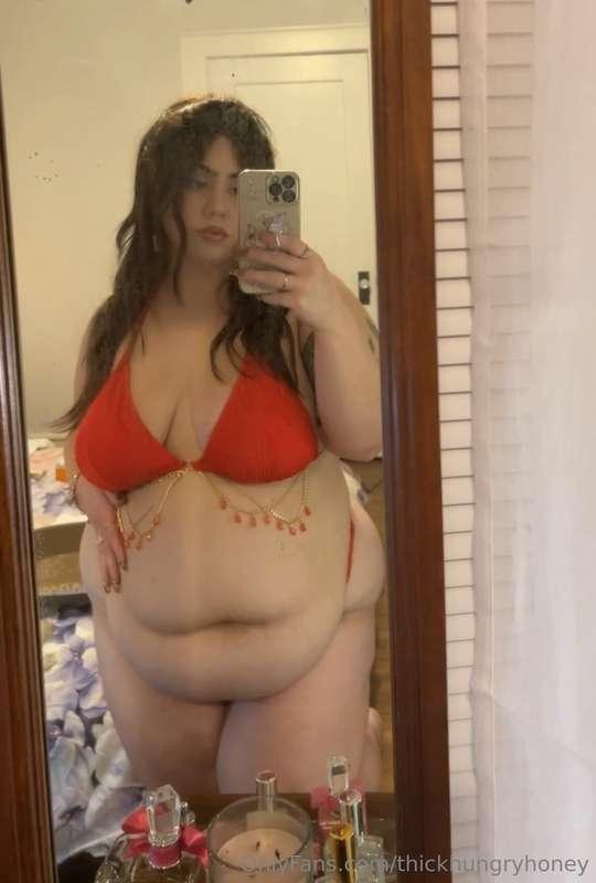 Mirror & set pics ❤️🔥💋🥵🚨This red, beaded two piece had me fu..