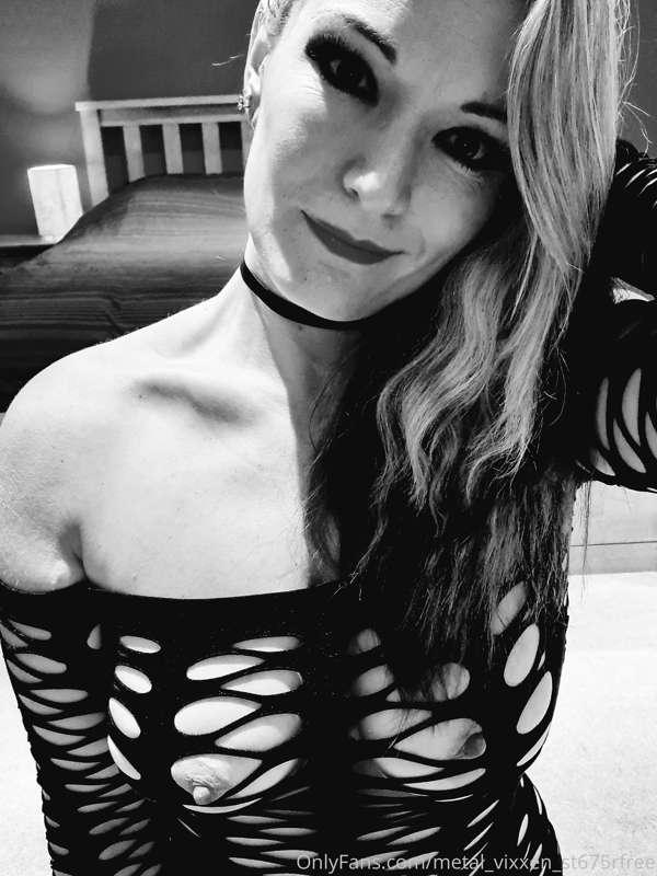It's filthy Friday again!

Latex dress or full body stocking..
