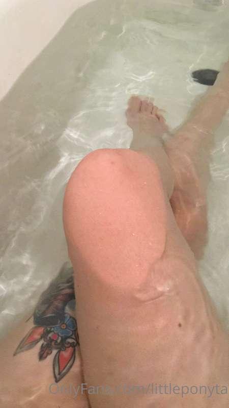 I looove thanking a bath 🛀