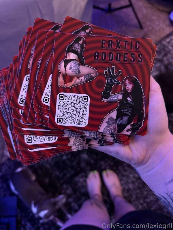 I had stickers made for mailing purchases 😋