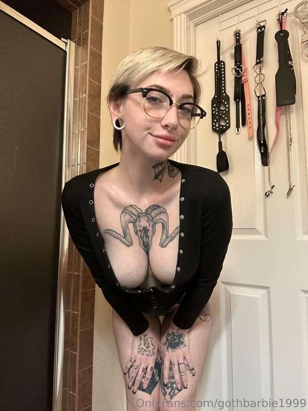My main page @kadieann666 is  only $3 for a limited time!!!!..