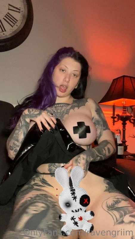 **😈 SPOOKY STRIP & SPREAD 👻**

Tip $8.88 here to unlock 🗝