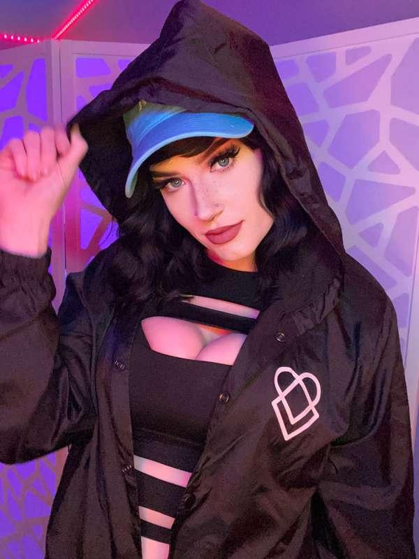 Hello, you.
Gender bend of Joe from *You*