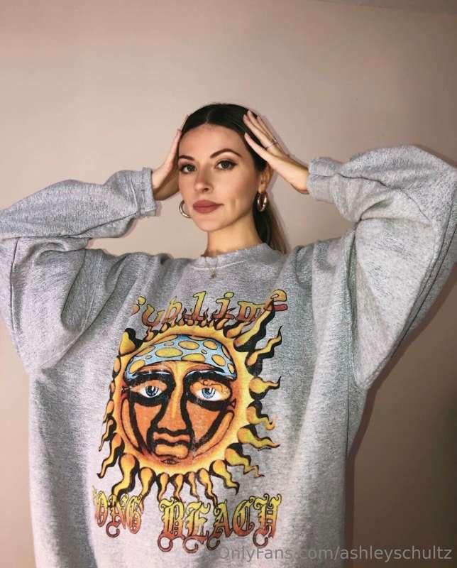 You’ll be my sunshine if you message me today 🙈💗
