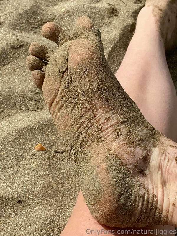 Come to the beach with me for this super summery set. Gentle..