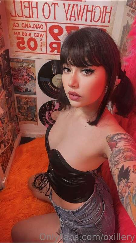 I was so turned on shooting this set! 🙊💦 meow would’ve been ..