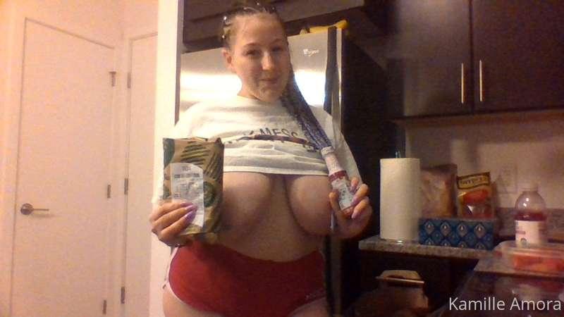 JOIN ME NOW FOR MY LATE NIGHT TOPLESS COOKING LIVE SHOW!!