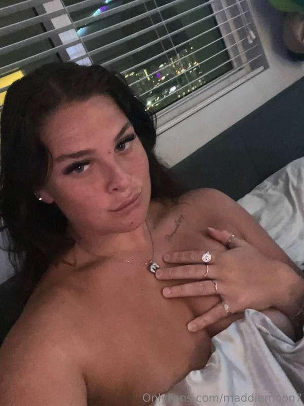 Answering DMs all night! xoxo 