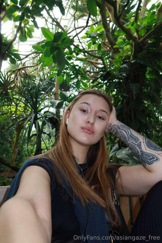 🌿Sometimes you just need to slow down. Sit down, feel the wa..