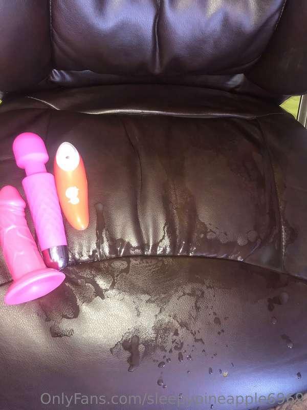 Made this huge mess 💦💦 check your inbox for proof! 😉
***13 m..