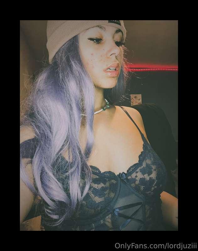 If I rub my pussy you must stroke your cock. 😈