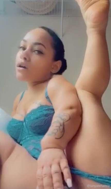 Can you guess what I'm sliding inside? 💦DM me for the video ..