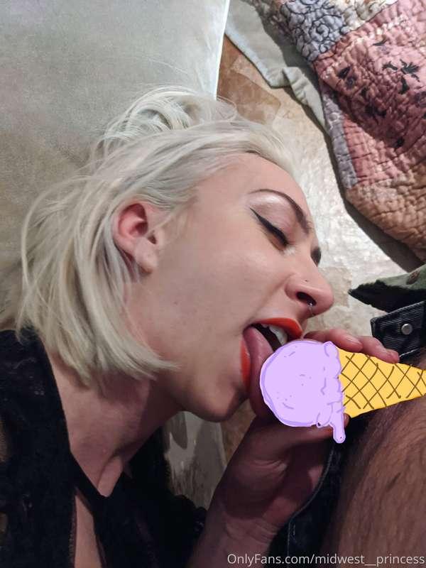 Just enjoying a favorite summertime treat 🍦🍭✨
