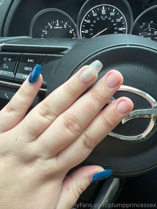 Nail appt tomorrow… anyone wanna help pay for them?? 🥺🥺🙏🏻💞