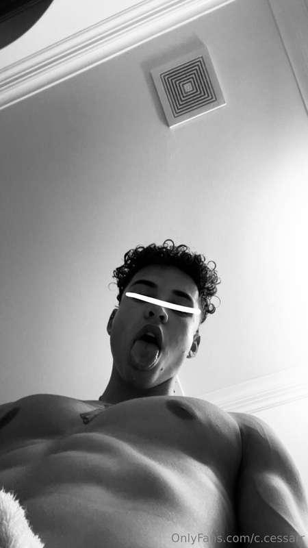 cum talk to me im bored! whoever tips the highest $$ will ge..