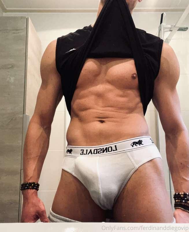 Morning’, something just popped out of my slip 😈🔥