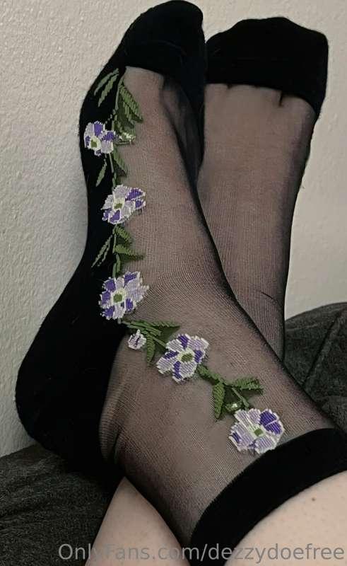 Literally love these socks that were gifted💕

They’re part o..