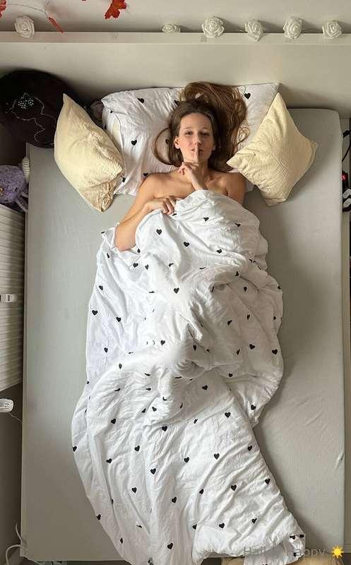 Pscht 🤭 Komm ins Bett, aber wir müssen leise sein, meine Nac..