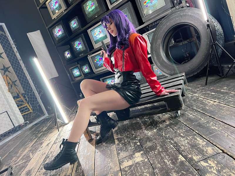 I’m super dangerous girl🖤like if want to lift my skirt and….