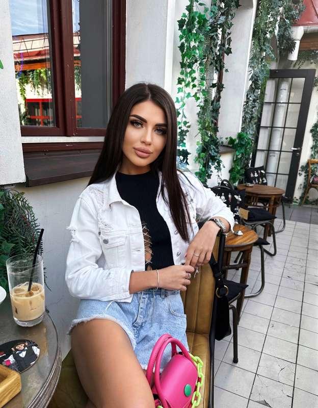 ## **Will you invite me in for a cup of coffee? 🌸**