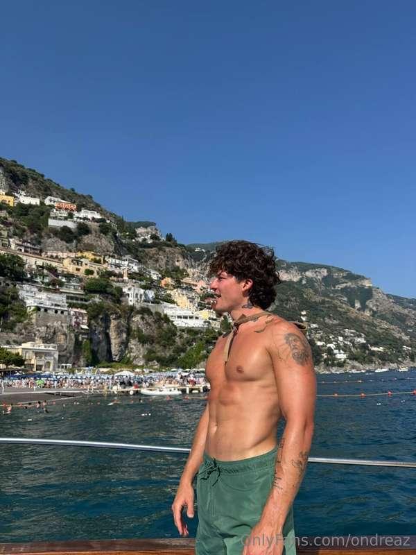 Sun’s out, views like this hit different… But I gotta ask wa..