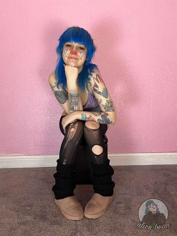 #clown #clowngirl #british #petite #hairy #bluehair #cute #altgirl