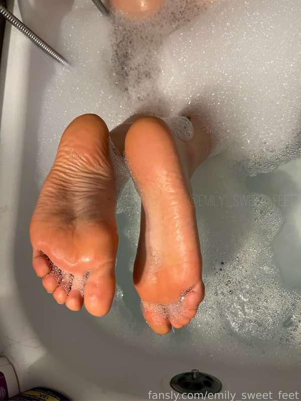emily_sweet_feet image #1