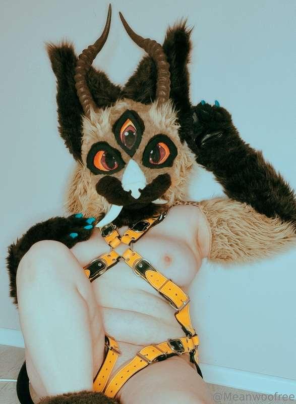 SOLD!✨️🙏SELLING MY MASK AND SUIT!✨️🙏 ***FIXED PRICE*** -- NO..