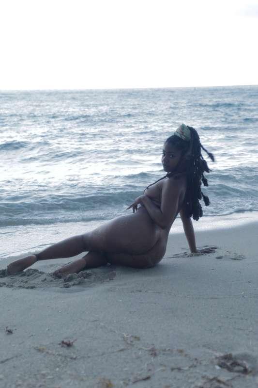 New nude sensual beach Video on the way! 🌊 🧜🏾‍♀️❤️💋