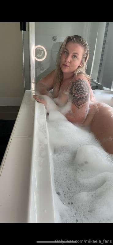 Soapy booty 💦🧼
