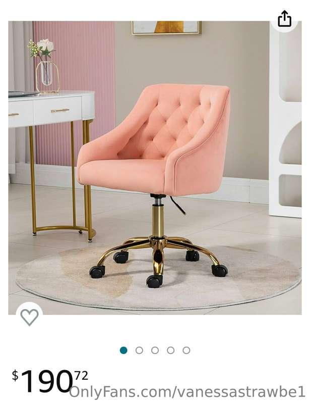 Okay but like wouldn’t this chair be so cute for camming? 🥺 ..