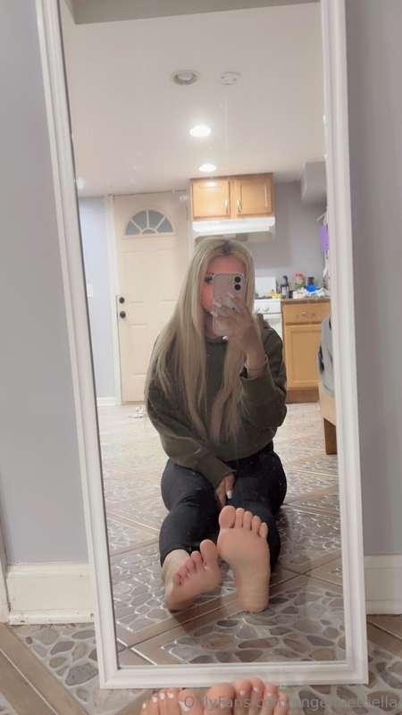 message for your customs! 💗 after tip is sent i can send out..