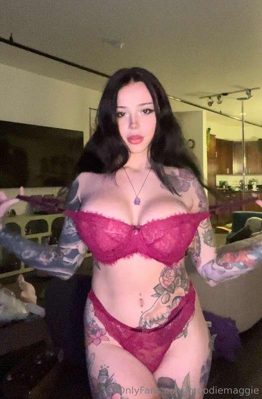 cant sleep? me neither, my pussy is just so wet & needy toni..